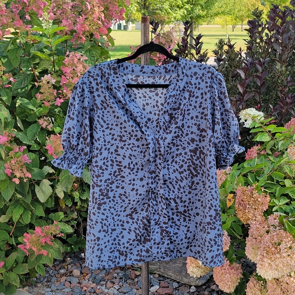 Tops - Leopard Print Blue & Black Women's 2X V NECK Puff Sleeve Blouse